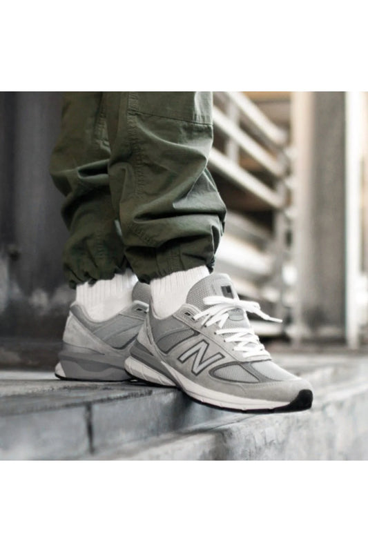 New Balance 990V5 Unisex Sneaker