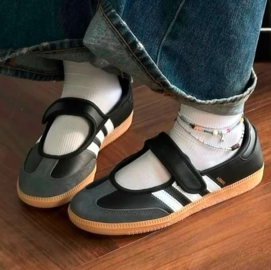 Samba Jane Shoes / Women