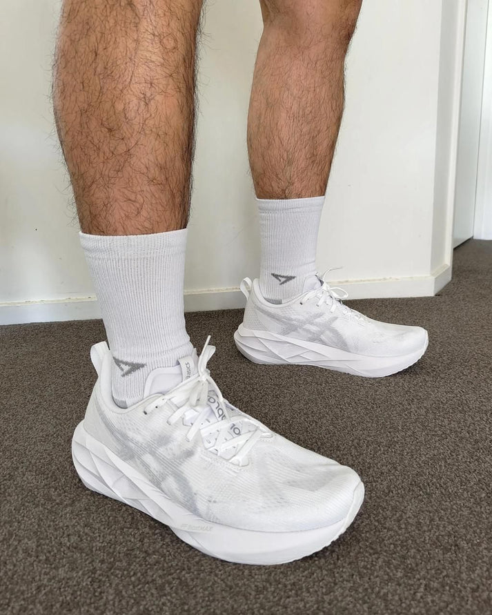 ASICS Novablast 5 White Piedmont Grey